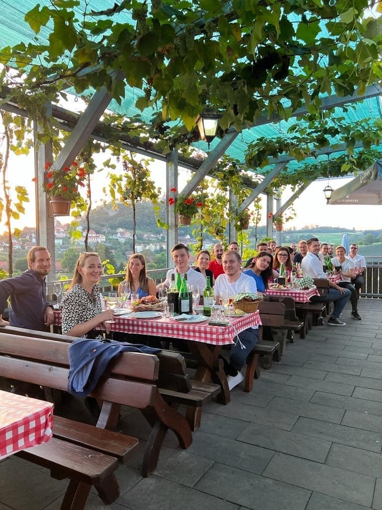 JW Wien besucht die Steiermark beim Ausklang in der Buschenschank